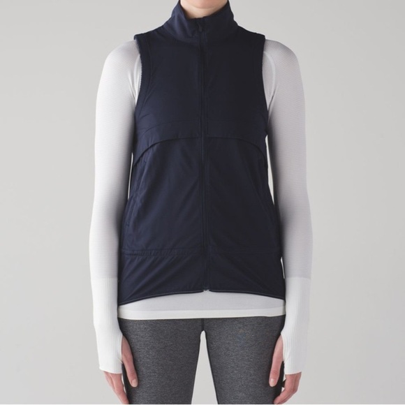 Lululemon Kicking Asphalt Vest- Midnight Navy 8 - Picture 1 of 4